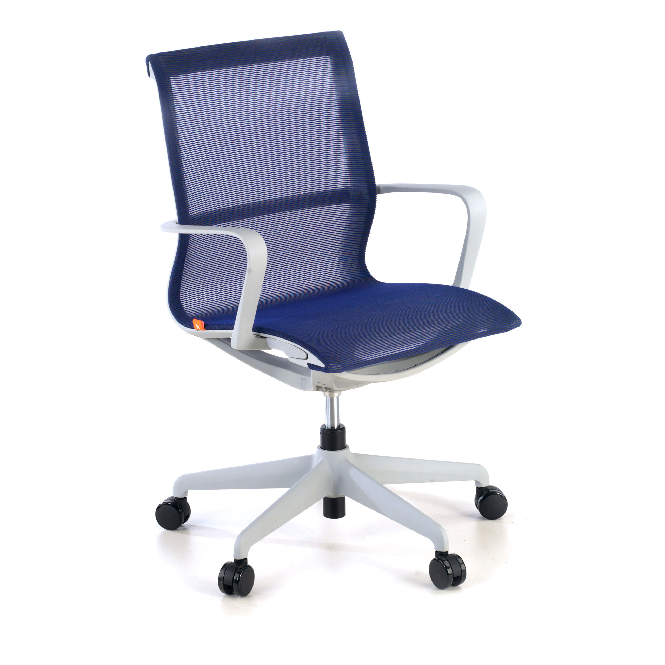 silla giratoria azul ice estructura negra malla 1